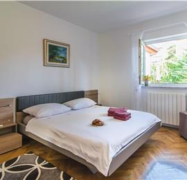 4 Bedroom Villa with Pool and Annex near Porec, Sleeps 8
